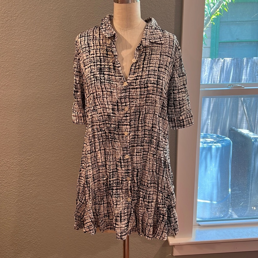 Anthropologie 11 1 tylho button down shirt.